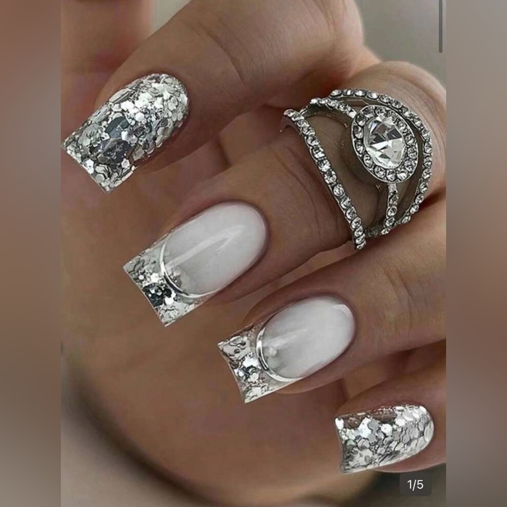 Ivory Pearl & Silver Glitter Short Square Nail Kit | Press-On | New